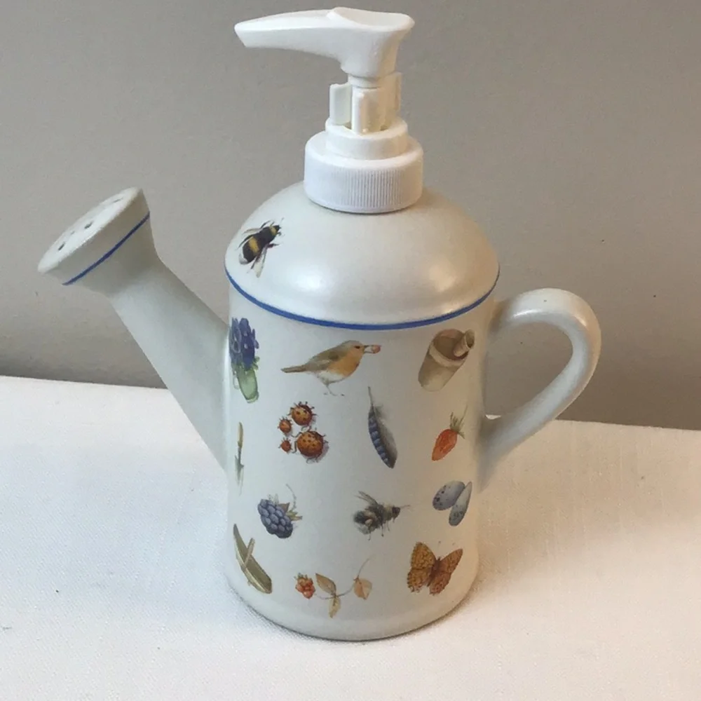 Marjolein Bastin Hallmark Garden Watering Can Dispenser